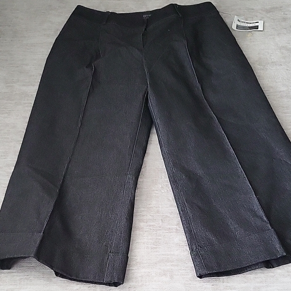 Nicole by Nicole Miller Denim - Nicole by Nicole Miller Black Cropped Jeans